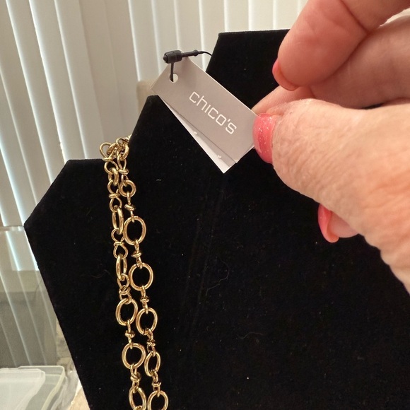 NWT Chico’s Animal double-sided long layering Necklace with earrings - Picture 9 of 11